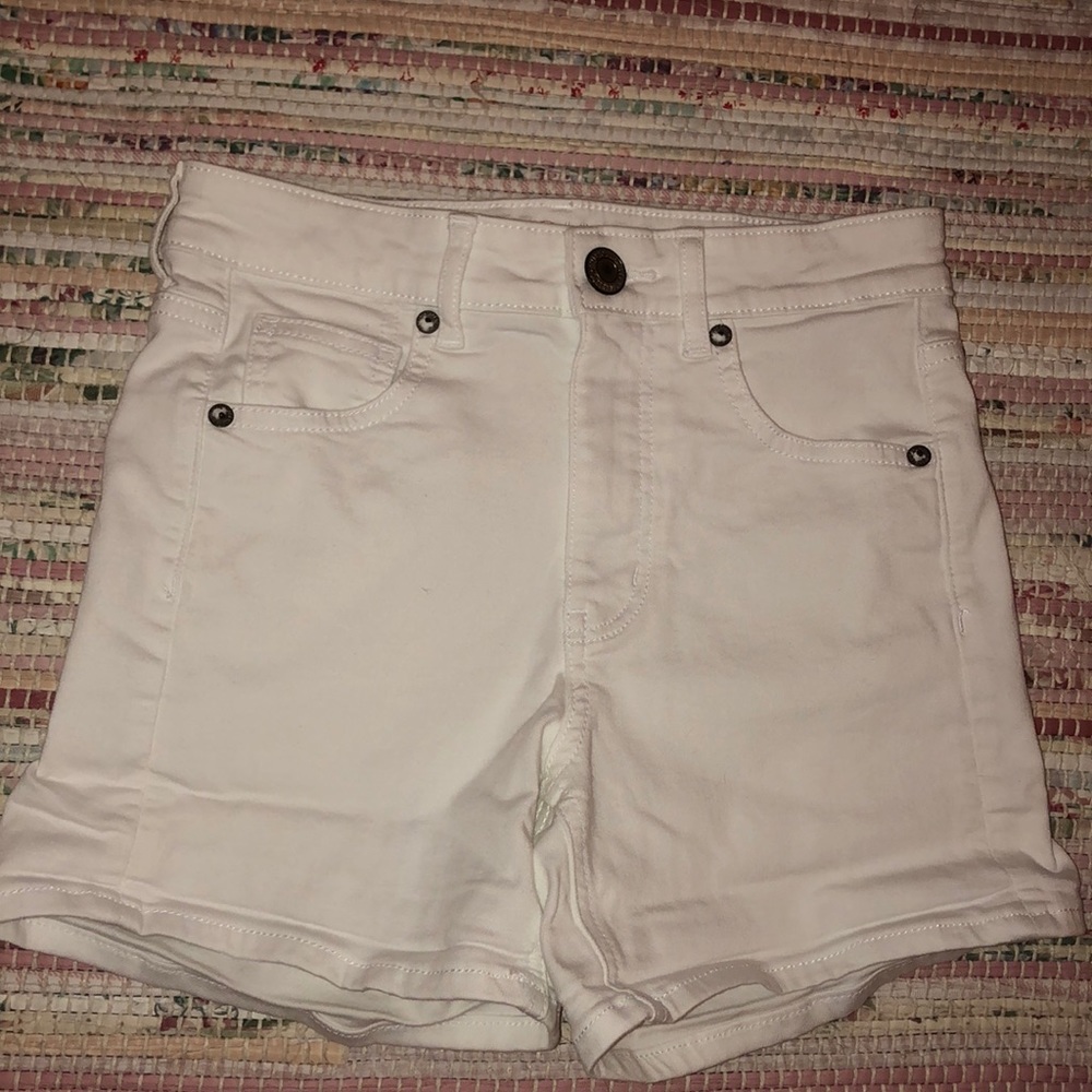 American Eagle super stretch white jean shorts